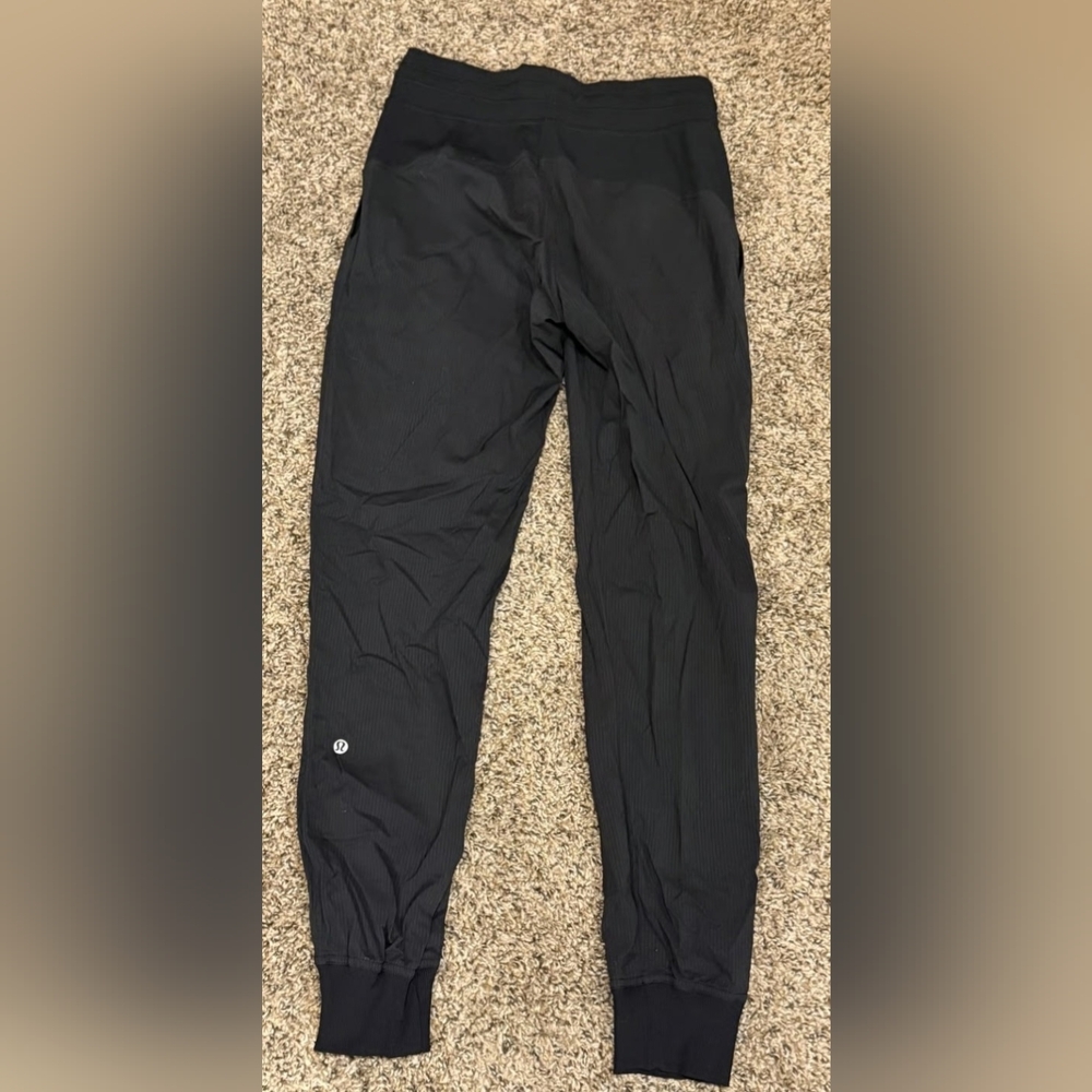 Lululemon mid rise dance studio joggers size 4 black